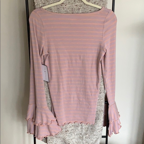NWT we the free | good find top  Medium - Picture 3 of 6